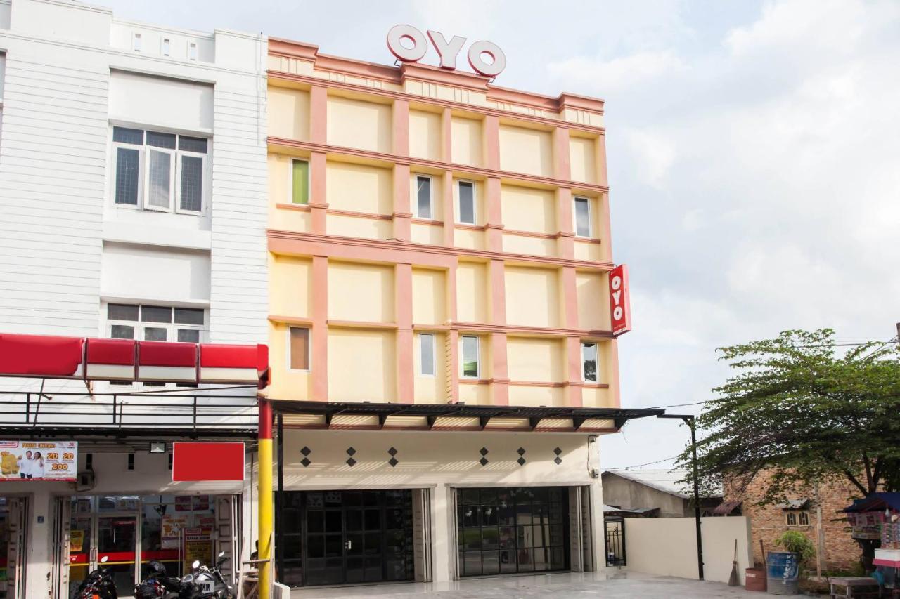 Oyo 2361 Hotel Winston Glugur 外观 照片
